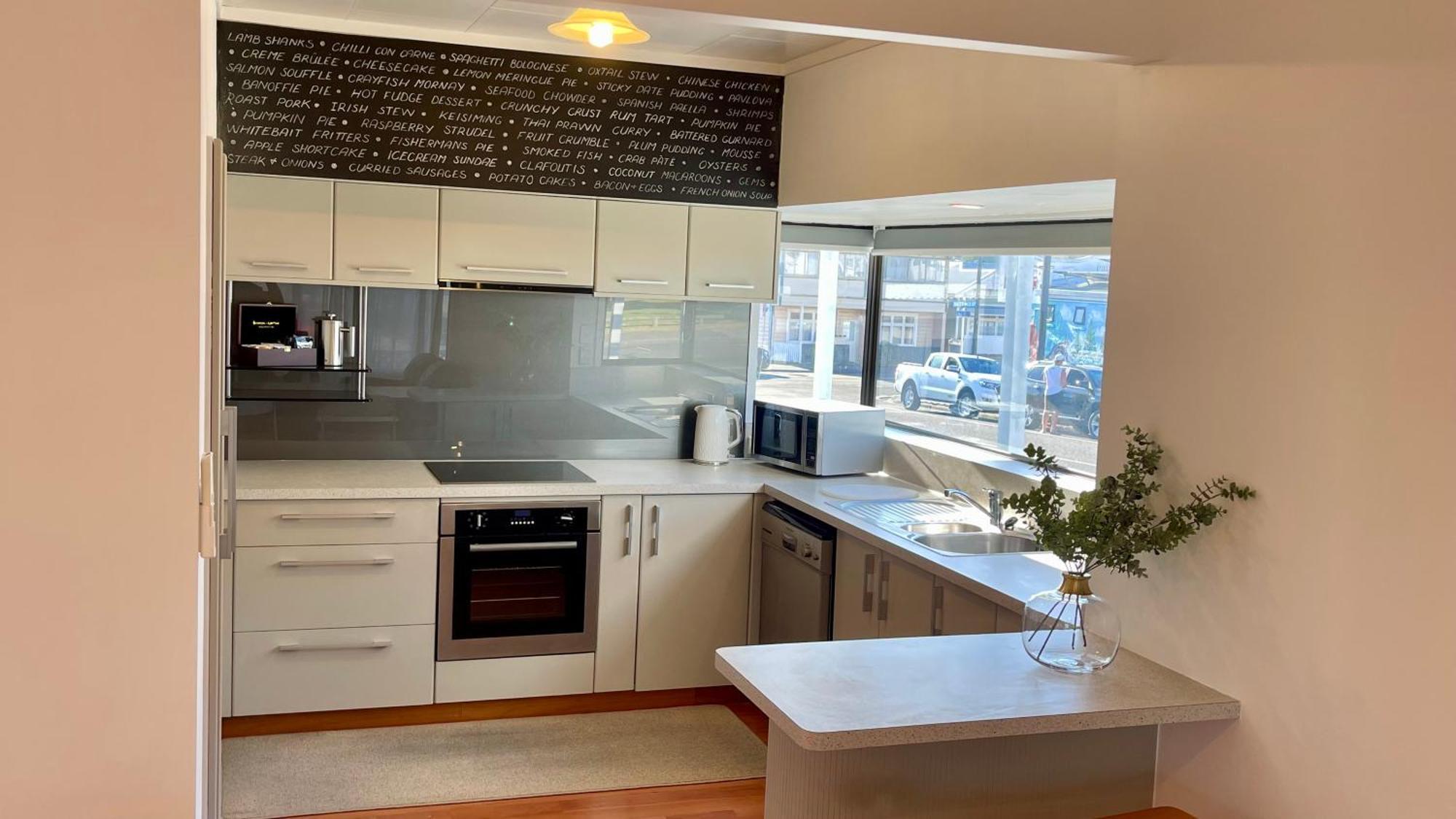 Hotel The Nautilus Napier Exteriér fotografie A modern kitchen
