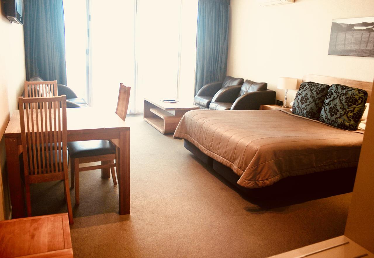 Hotel The Nautilus Napier Exteriér fotografie A typical studio apartment