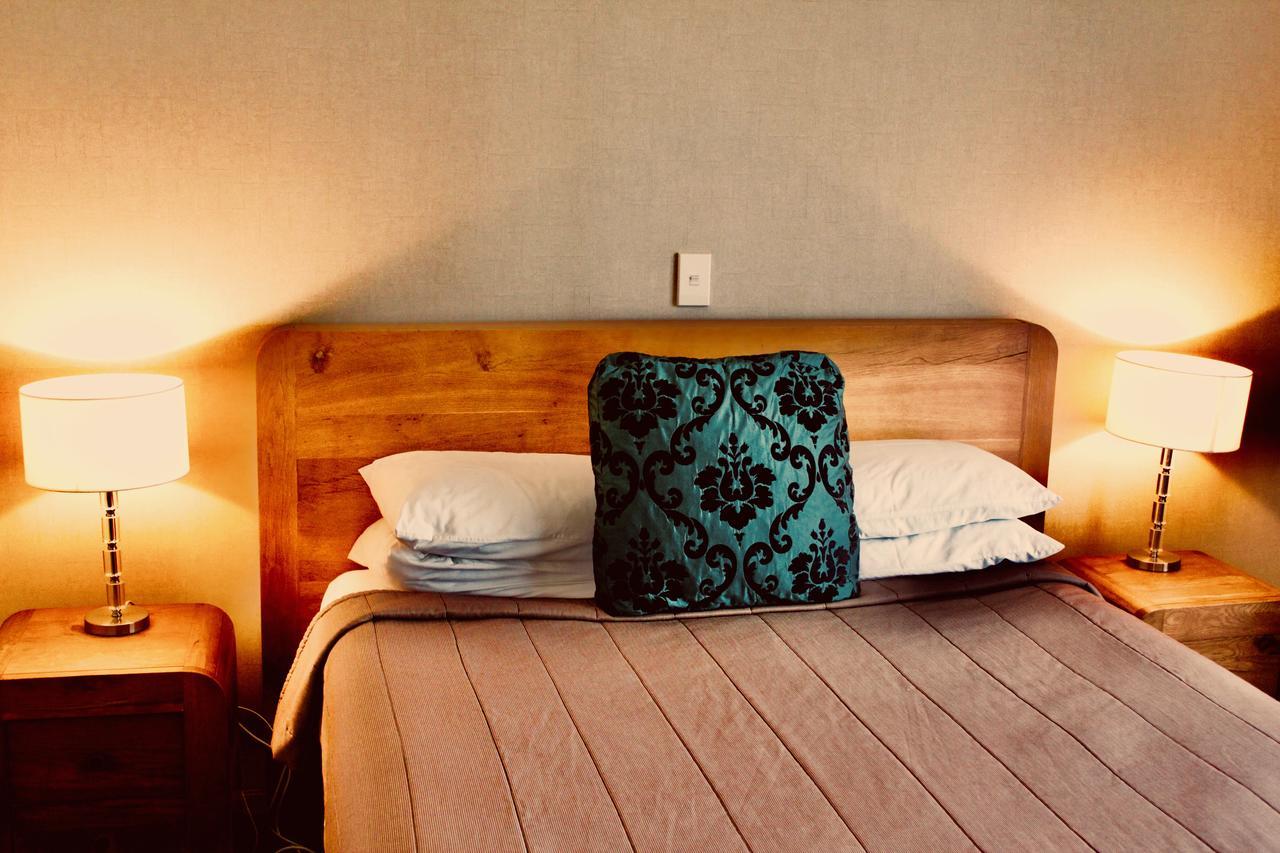 Hotel The Nautilus Napier Exteriér fotografie A bedroom at the hotel