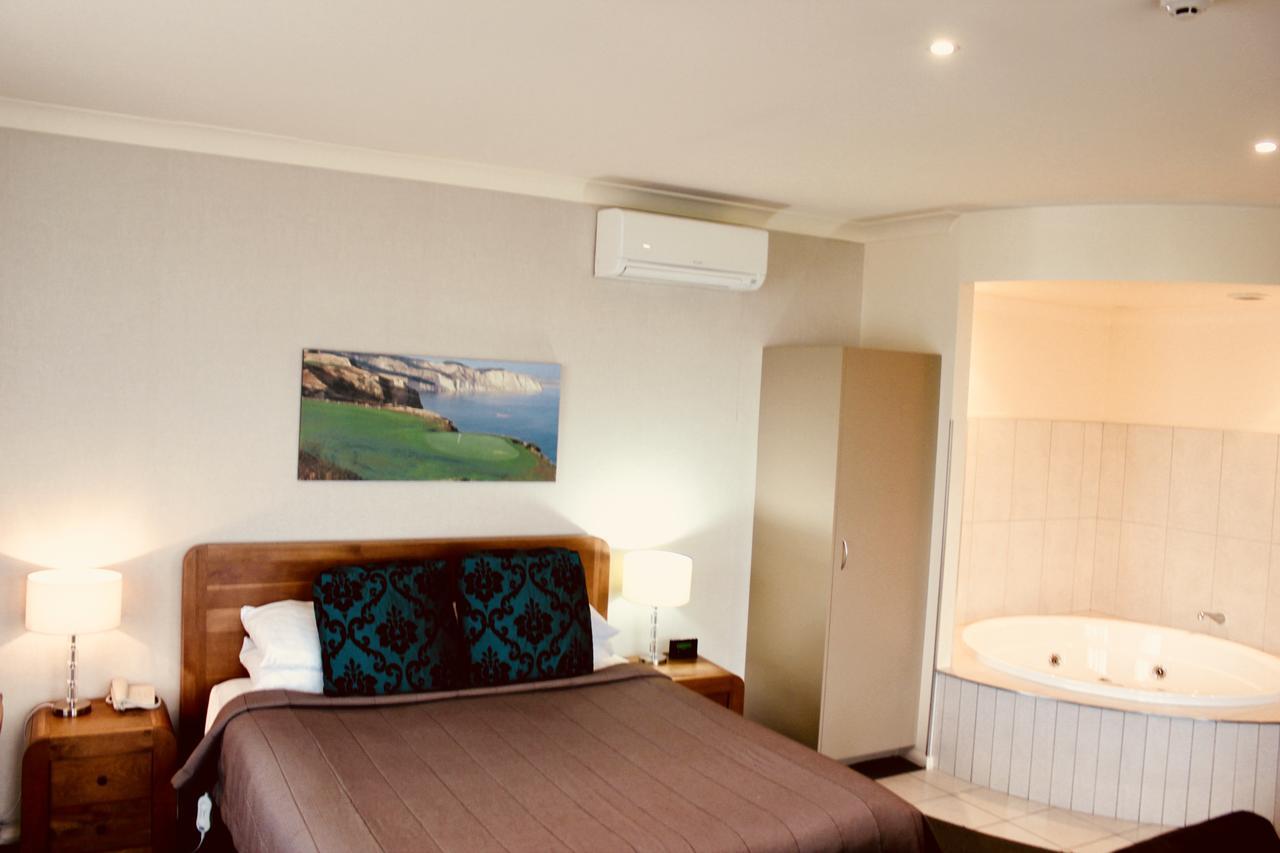 Hotel The Nautilus Napier Exteriér fotografie A room at the hotel